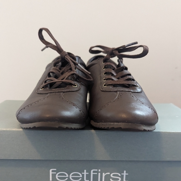 Lacoste Lace Up Trainer Sneaker - Picture 4 of 8